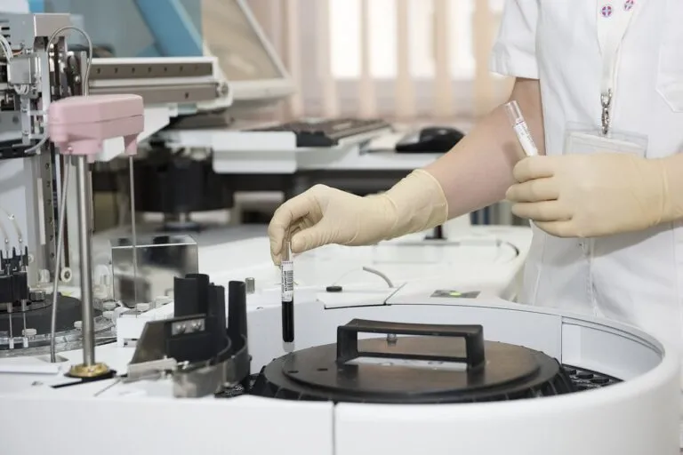 Cilmes šūnu terapija cilvēkiem ar cerebrālo trieku – ko rāda jaunākie pētījumi?